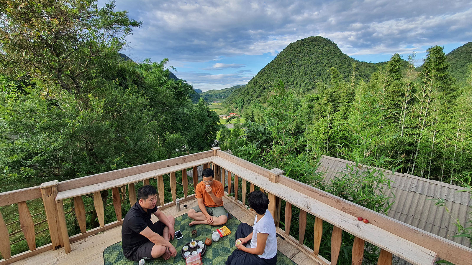 Mai's House Lũng Vân